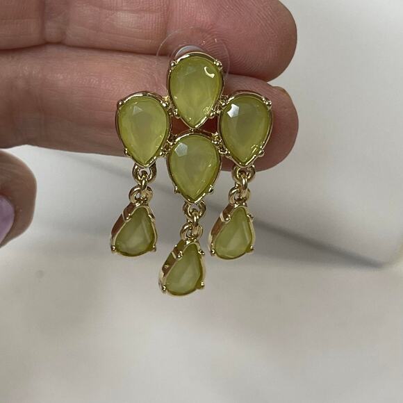 earrings Green crystal in gold tone setting dangle drop fancy contemporary - Picture 2 of 6